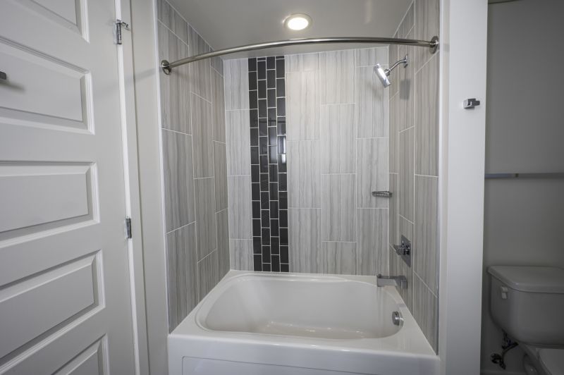 Top Bathtub Installation Companies in Shelbyville, IN