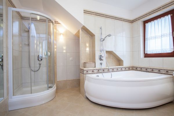 Oversized Bathtub Installation in Franklin